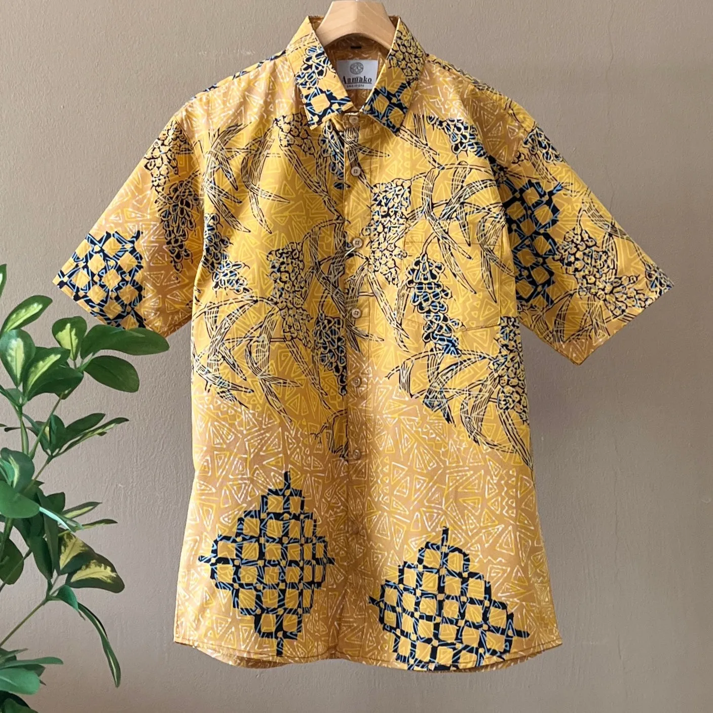 Batik Men's Short Sleeve Shirt