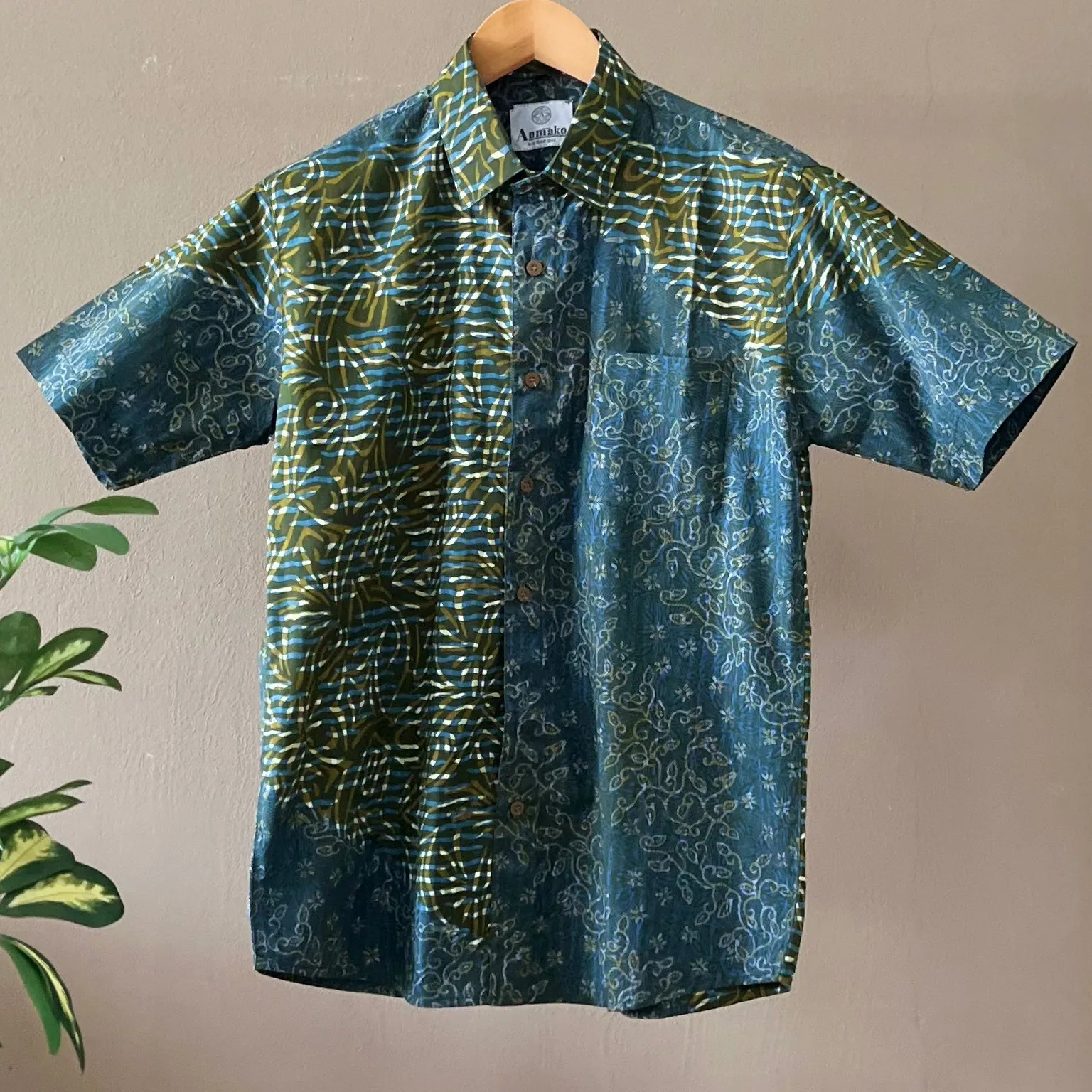 Batik Men's Short Sleeve Shirt