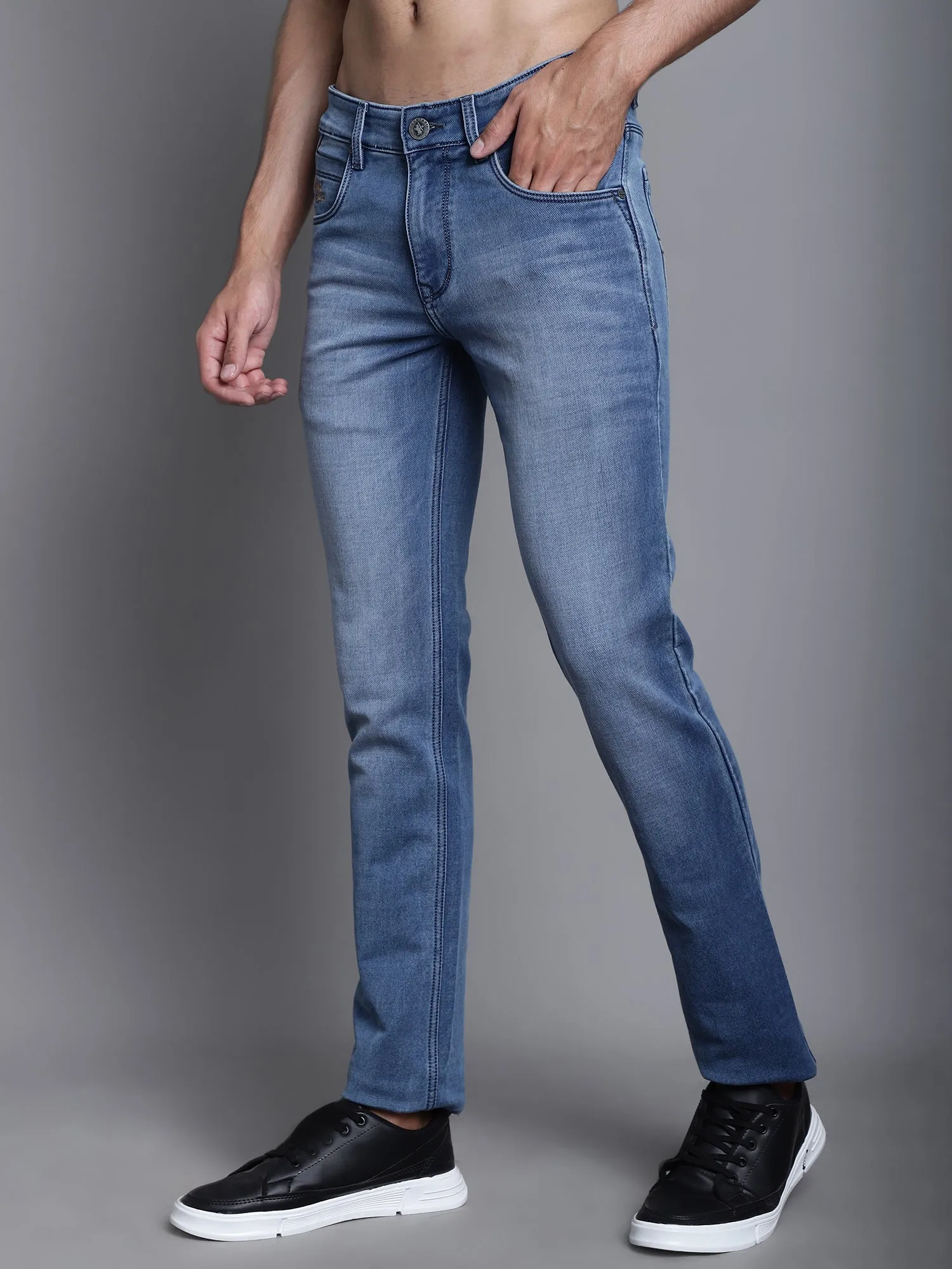 Cantabil Blue Solid Cotton Polyester Flat Front Mid Rise Full Length Regular Fit Casual Jeans For Men