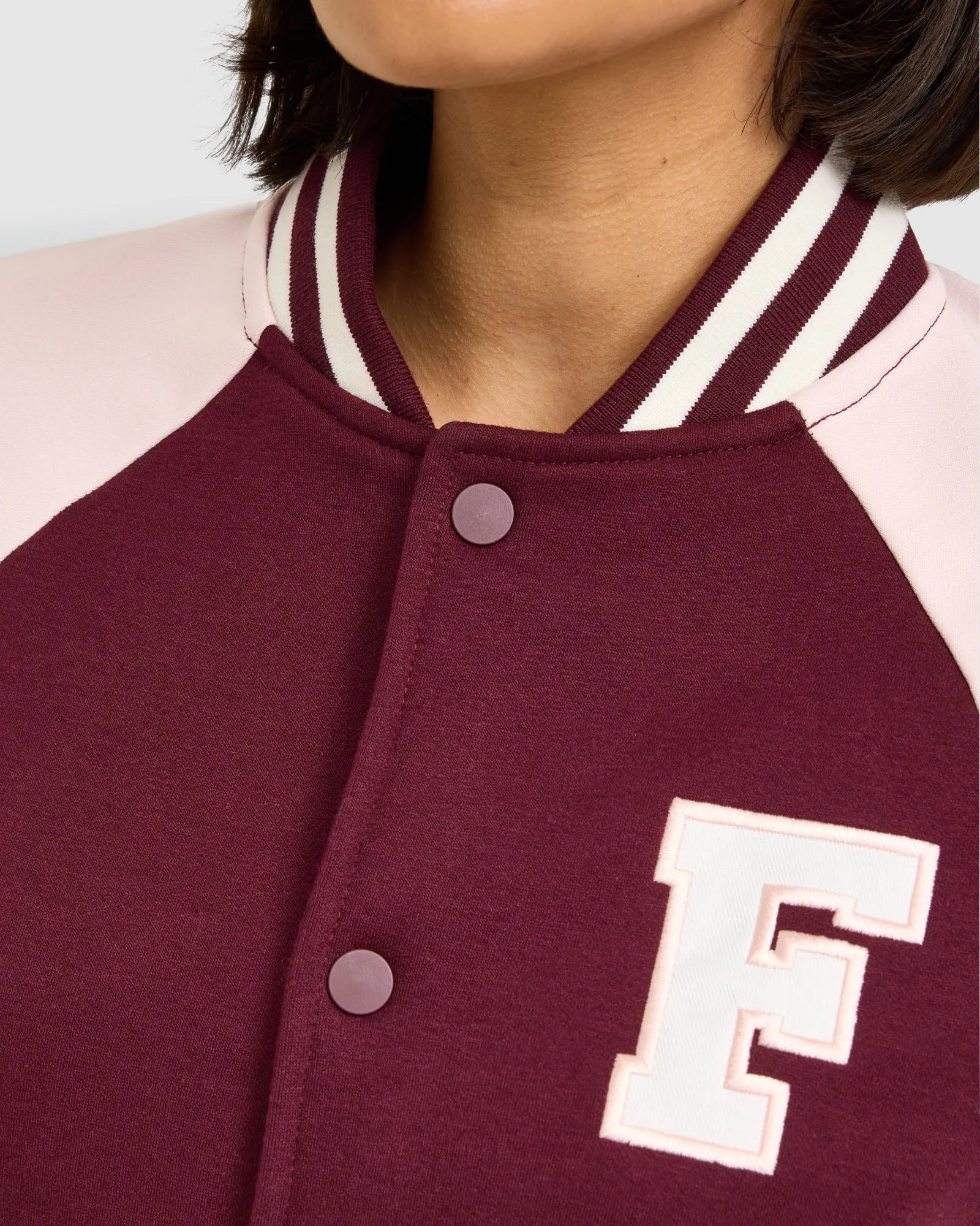 Trendy Unisex Varsity Jacket with Cozy Fleece Lining and Stylish Contrast Sleeves