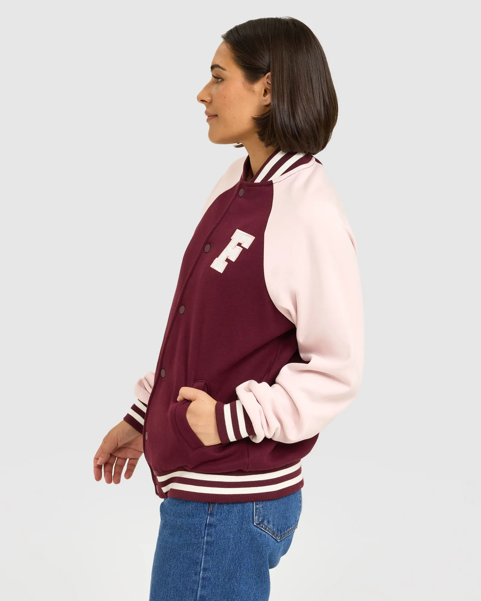 Trendy Unisex Varsity Jacket with Cozy Fleece Lining and Stylish Contrast Sleeves