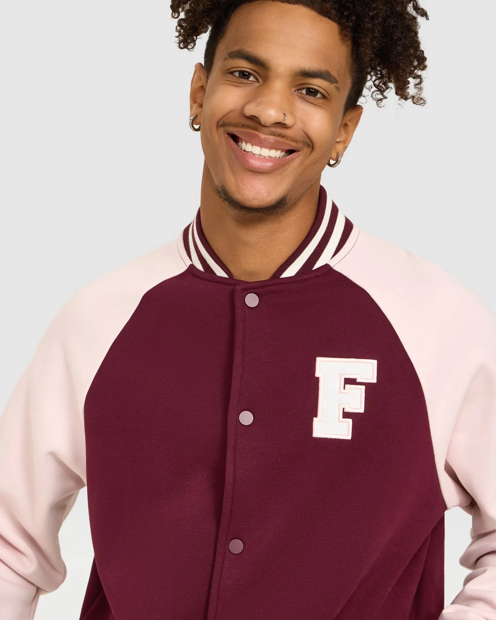 Trendy Unisex Varsity Jacket with Cozy Fleece Lining and Stylish Contrast Sleeves